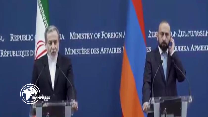 Iranpress: وزیر امور خارجه ایران : هنوز به نامه ترامپ پاسخ نداده‌ایم