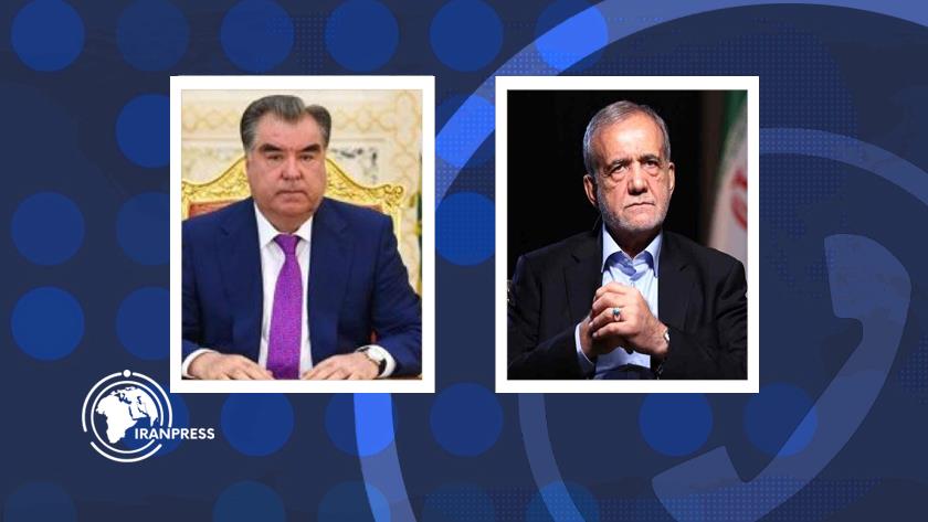 Iranpress: تاکید رئیسان جمهور ایران و تاجیکستان بر تقویت همکاری دو کشور