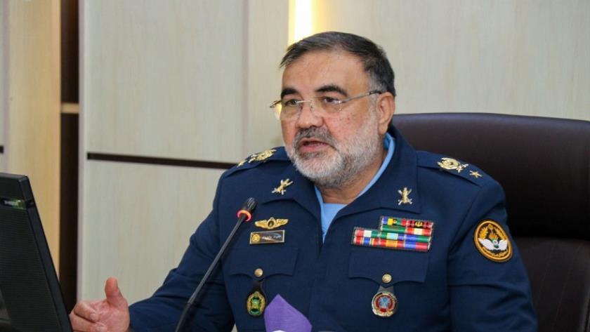 Iranpress: فرمانده نیروی هوایی ارتش: تا پای جان آماده حراست از امنیت مردم هستیم