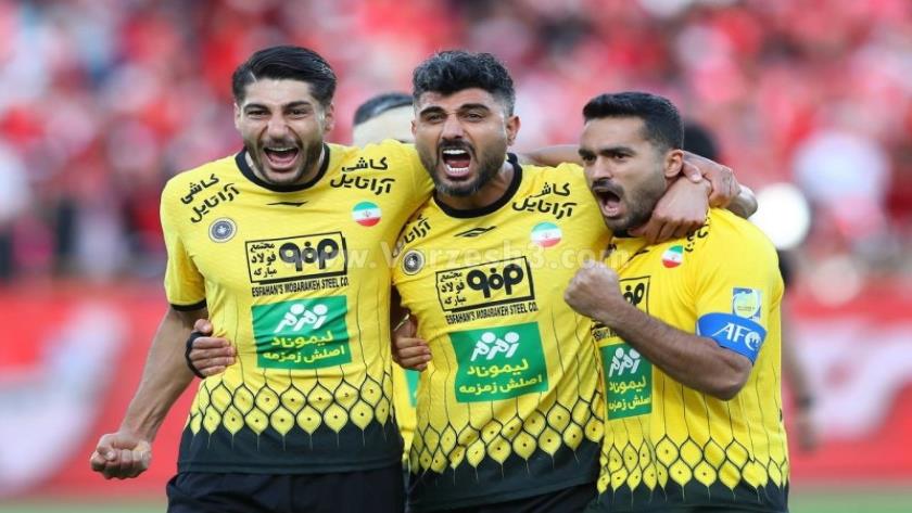 Iranpress: شکست پرسپولیس مقابل سپاهان/ تراکتورسازی به قهرمانی نزدیک شد