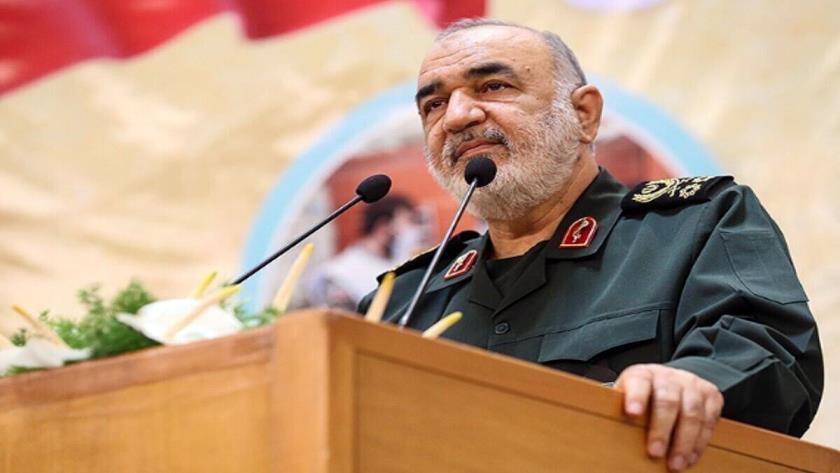 Iranpress: سرلشکر سلامی: سپاه در برابر دشمنان هیچ‌گاه عقب‌نشینی نخواهد کرد