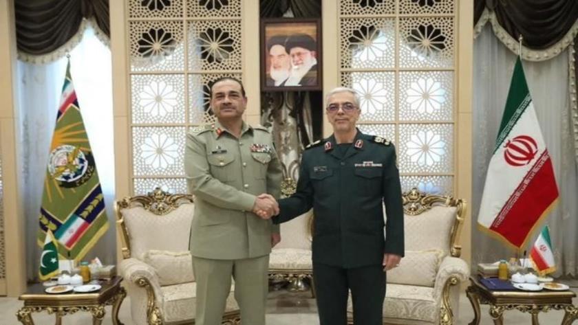Iranpress: عزم قاطع ایران و پاکستان برای مبارزه با تروریسم