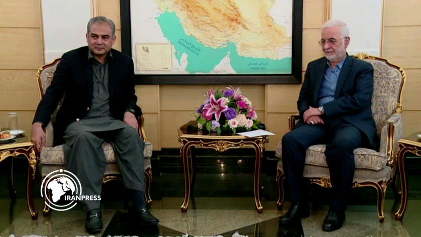 Iranpress: وزیر کشور پاکستان وارد تهران شد