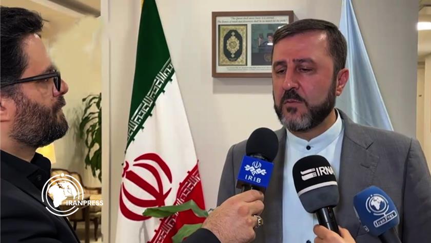 Iranpress: ایران با چین و روسیه همواره هماهنگ و دارای مواضع مشترک است