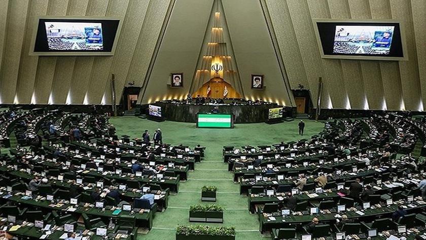 Iranpress: احتمال بررسی ۳ فوریتی خروج ایران از ان پی تی در صحن مجلس