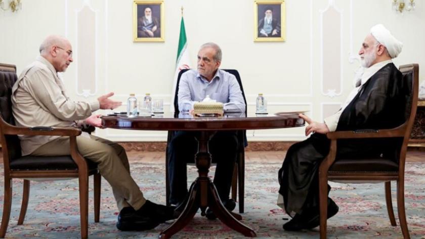 Iranpress: نشست مشترک سران قوا به میزبانی پزشکیان