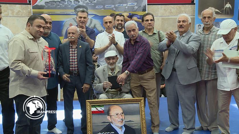 Iranpress: علی اکبر مطلبی؛ آخرین نفر از کشتی‌گیران دهه طلایی ۳۰ و هم‌نسل جهان پهلوان تختی