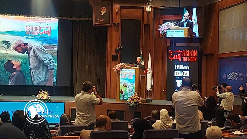 Iranpress: رونمایی از فیلم «ماهی در قلاب»؛ محصول مشترک آی فیلم و تاجیکستان
