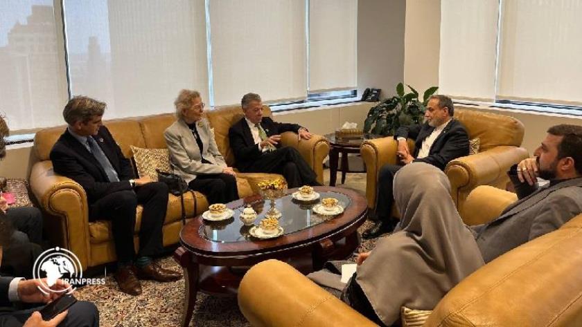 Iranpress: دیدارهای وزیر خارجه با دیپلمات های ارشد کشورهای مختلف در حاشیه نشست مجمع عمومی 