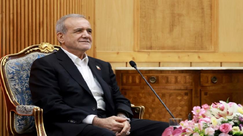 Iranpress: پزشکیان: واقعیت آن است که آمریکا ایران قدرتمند را برنمی‌تابد