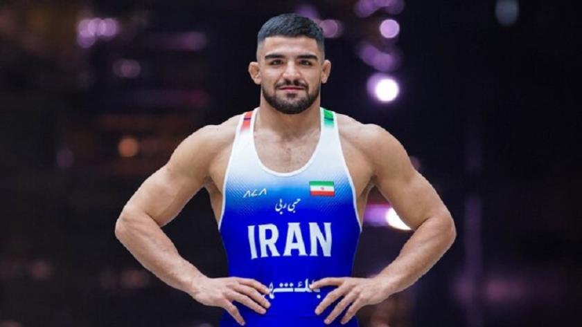 Iranpress: مبین عظیمی قهرمان کشتی آزاد زیر ۲۳ سال جهان شد