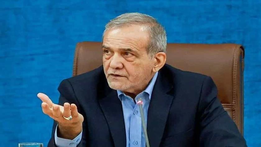 Iranpress: پزشکیان: تاسیسات هسته‌ای را با قدرت بیشتری بازسازی می‌کنیم