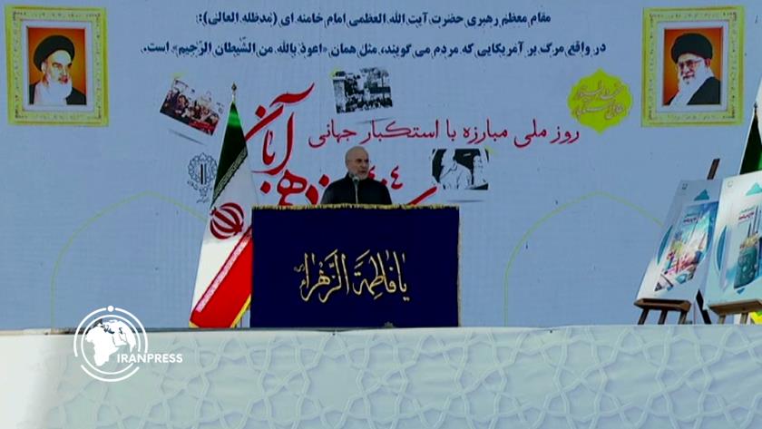 Iranpress:  قالیباف در راهپیمایی ۱۳ آبان: ما از تقابل بی‌پایان سخن نمی‌گوییم