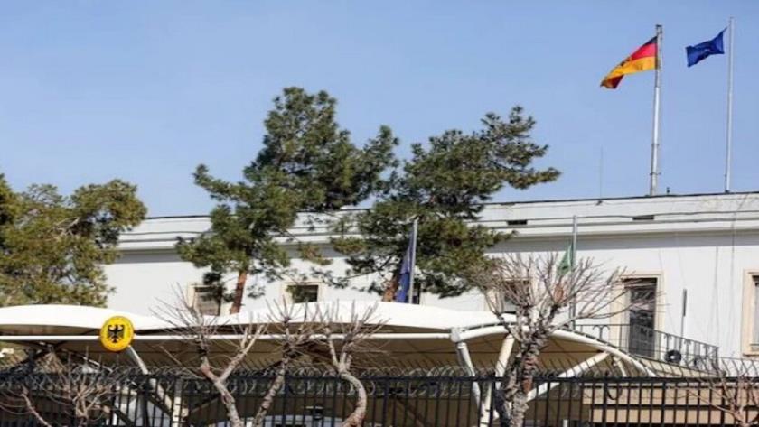Iranpress: سفارت آلمان در ایران: در آلمان تقریباً هر روز یک زن به دلیل جنسیتش کشته می‌شود