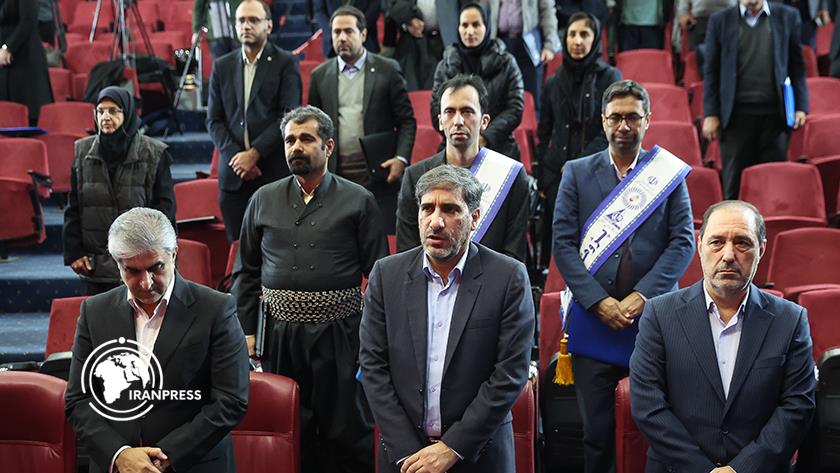 Iranpress: بزرگداشت پژوهشگران برتر در وزارت تعاون، کار و رفاه اجتماعی