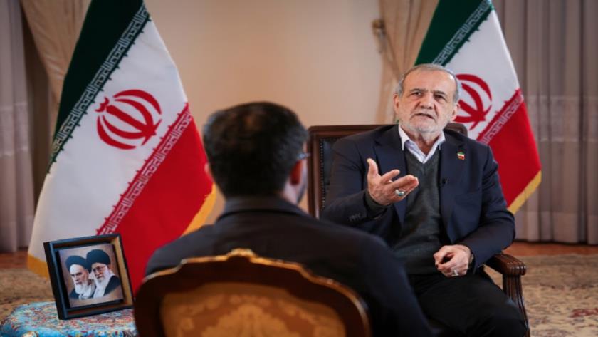 Iranpress: پزشکیان: اکنون از نظر نظامی قوی‌تر از زمان جنگ 12 روزه هستیم