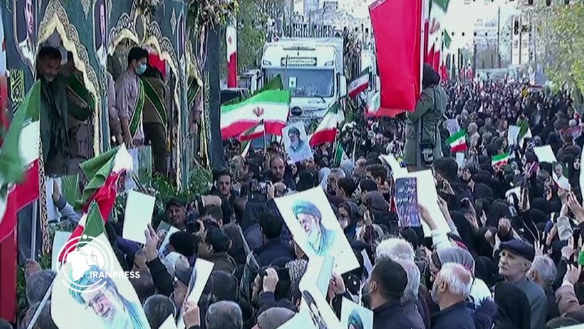Iranpress: مراسم تشییع پیکر صد شهید مدافع امنیت در تهران