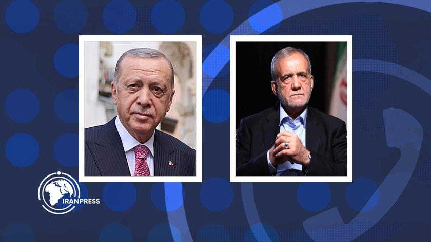 Iranpress: در گفت‌وگوی تلفنی پزشکیان و اردوغان تأکید شد: نفی تهدید و زور برای حل مسائل در منطقه