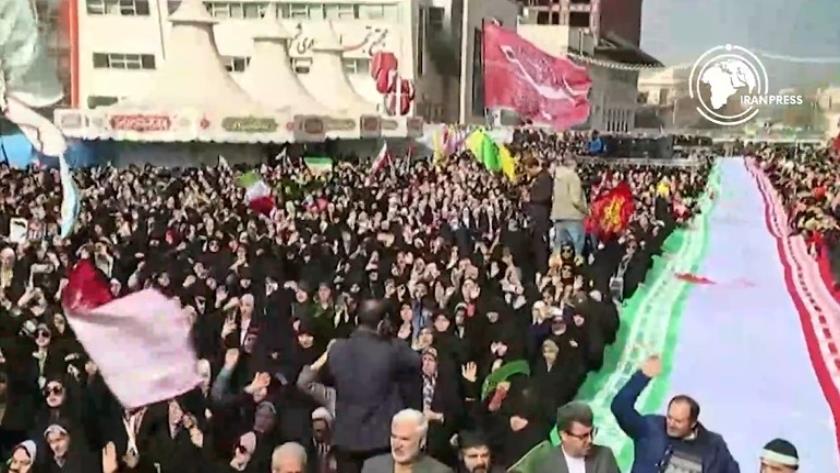 Iranpress: راهپیمایی عاشقان امام زمان (عج) در جمکران؛ تجلی ایمان و انتظار در ایام شعبانیه