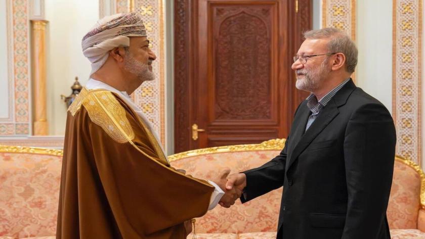 Iranpress: دیدار سه‌ساعته لاریجانی با سلطان عمان در مسقط