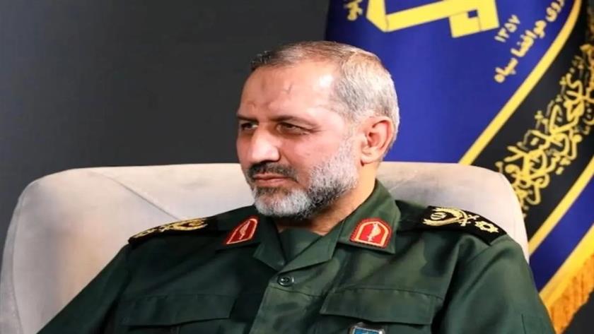 Iranpress: هشدار فرمانده هوافضای سپاه به کارمندان صنایع مرتبط با آمریکا و اسرائیل در منطقه