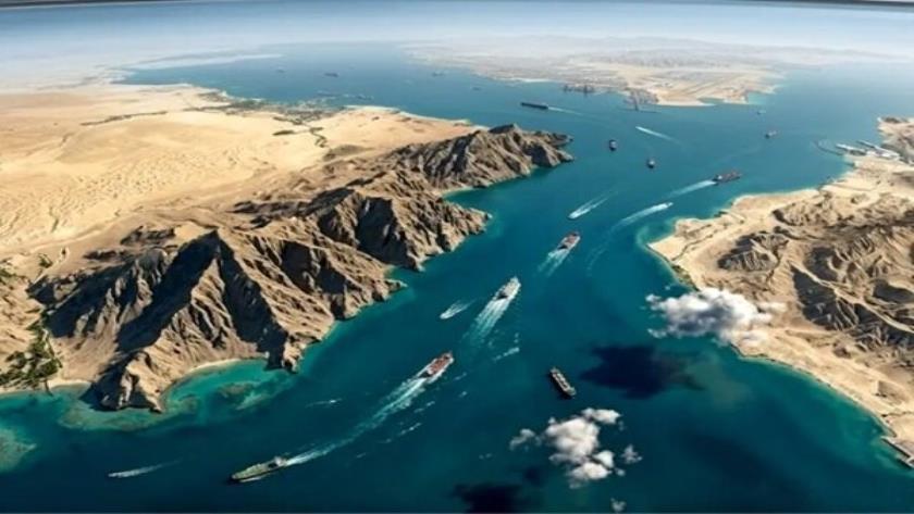 Iranpress: خبرنگار آمریکایی: تنگه هرمز به عنوان یک برگ برنده در دست ایران است
