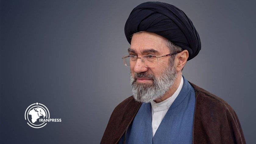 Iranpress:  رهبر انقلاب هنرمندان را به بعثت فراخواند