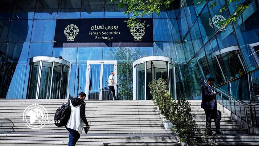 Iranpress: بازگشایی بورس تهران پس از ۸۰ روز وقفه