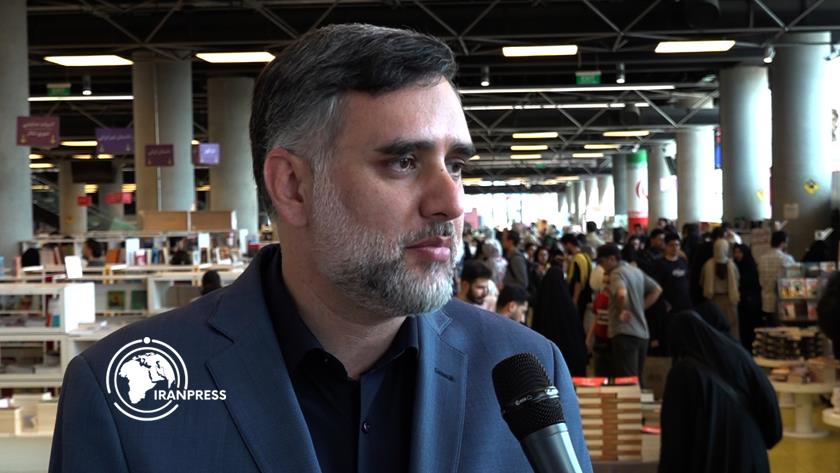 Iranpress: برگزاری رویداد «اردی‌بهشت کتاب» با هدف پاسداشت مقام کتاب‌خوان‌ترین رهبر دنیا