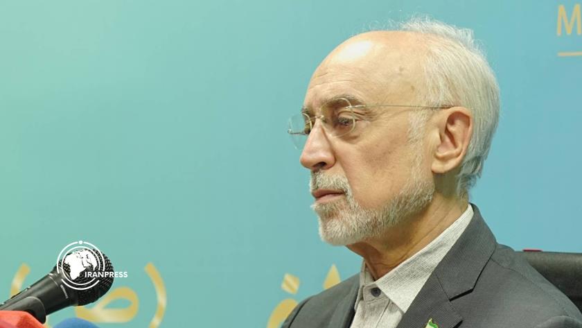 Iranpress: صالحی: در کنار شبکه دانشمندان، باید «شبکه جهانی بانیان علم» را شکل دهیم