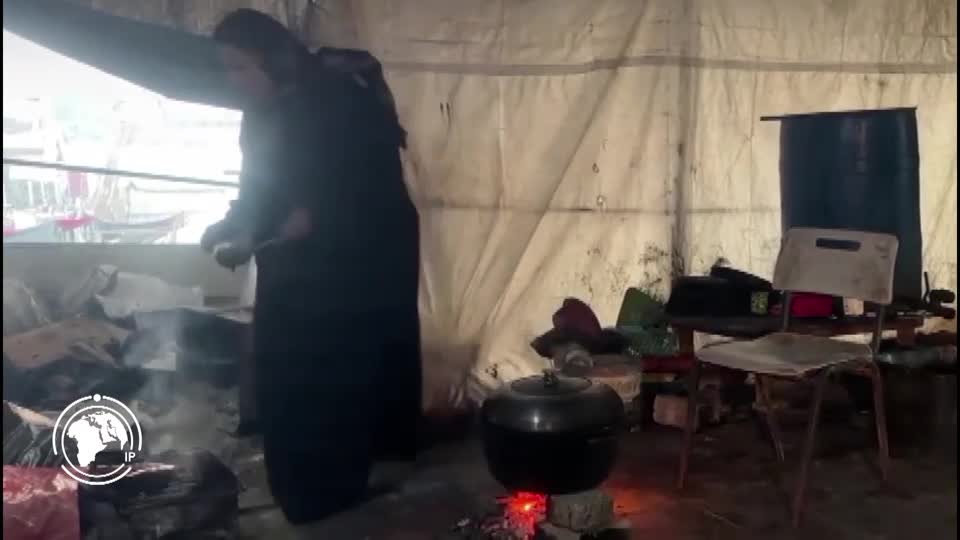 Iranpress: النازحون في غزة يستقبلون شهر رمضان بجملة من الأزمات