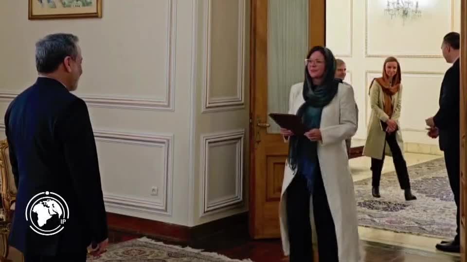Iranpress: تسليم أوراق اعتماد المنسقة المقيمة للأمم المتحدة في طهران إلى عراقجي