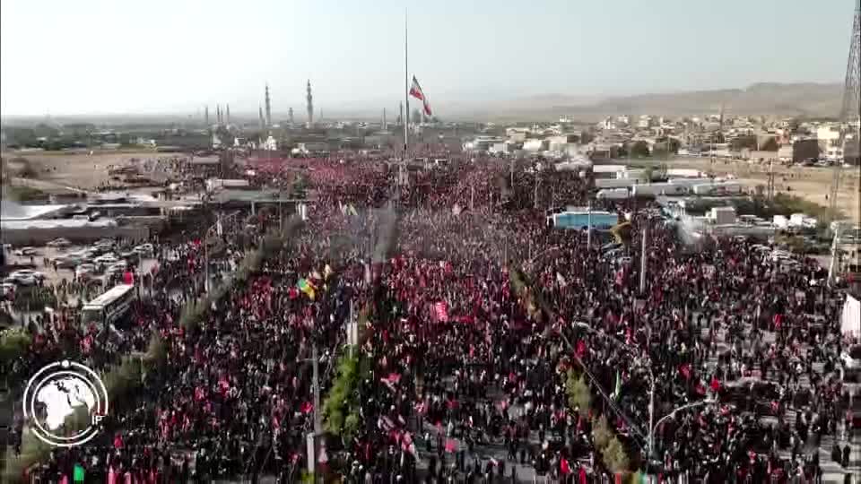 Iranpress: تشييع حاشد لجثمان «قائد الثورة الشهيد» في مدينة قم المقدسة + فيديو