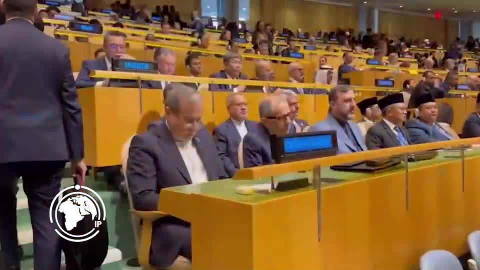 Iranpress: وزير الخارجية الإيراني يلتقي بنظرائه في بعض الدول + فيديو