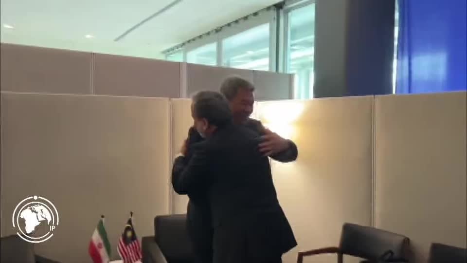 Iranpress: وزير الخارجية الإيراني يلتقي نظيره الماليزي والكمبودي في نيويورك