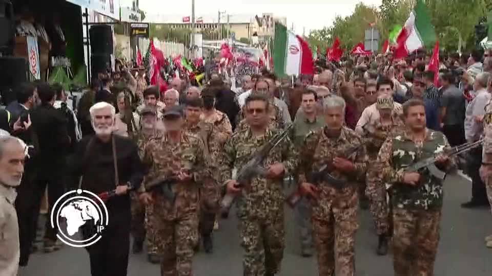 Iranpress: إقامة مناورة «فدائيو إيران» بمشاركة جماهيرية واسعة في زنجان + فيديو