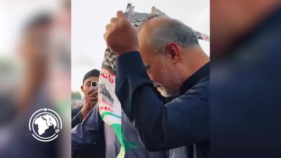 Iranpress: مسيرة شعبية حاشدة في كراتشي دعمًا للشعب الفلسطيني في غزة