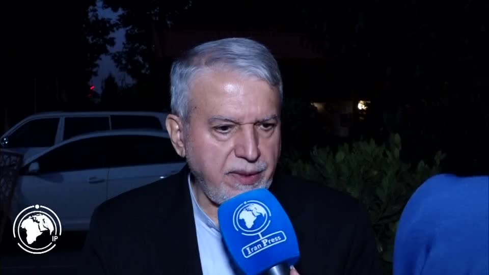 Iranpress: وزير السياحة يعلن عن خطة لتنشيط السياحة العائلية مع دول الجوار عبر الحدود البرية 