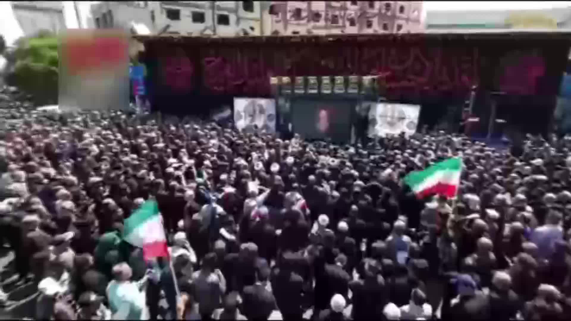 Iranpress: تشییع پیکر مطهر ۱۵ شهید جنایت رژیم صهیونیستی در مشهد