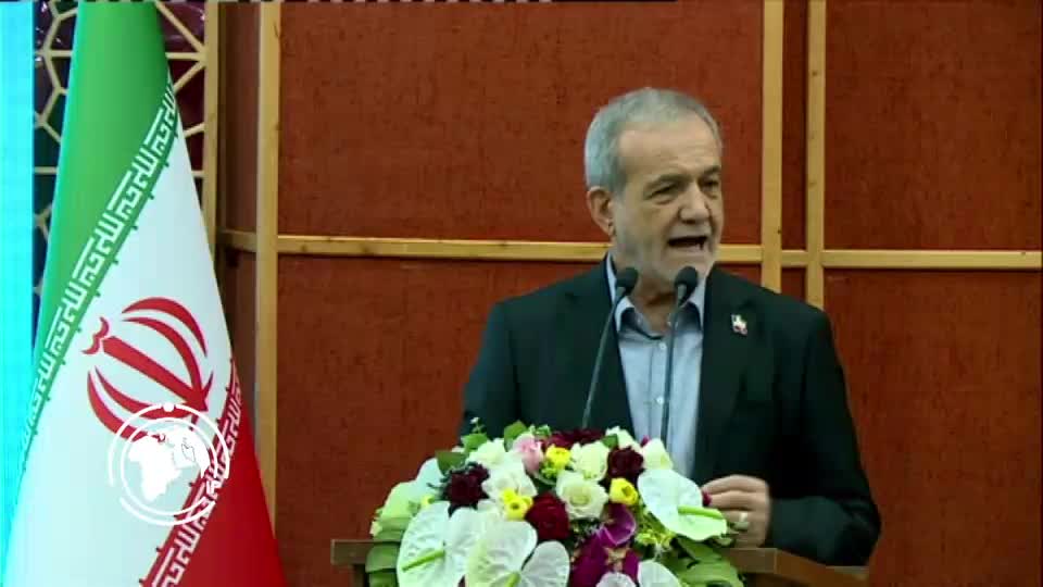 ایران پرس: پزشکیان در جمع فرهیختگان قزوین: حل مشکلات کشور با وحدت و حرکت علمی ممکن است