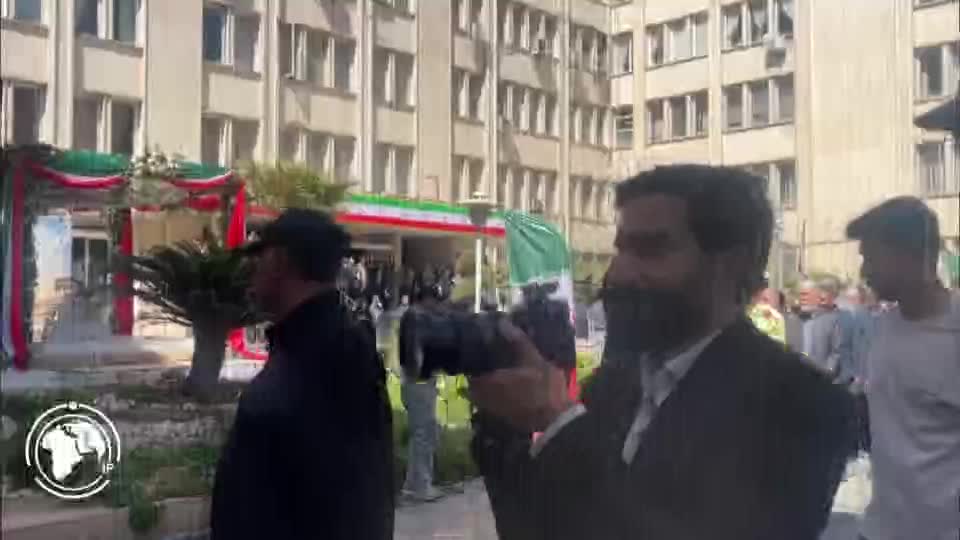 Iranpress: اهتزاز پرچم جمهوری اسلامی ایران در وزارت فرهنگ و ارشاد اسلامی