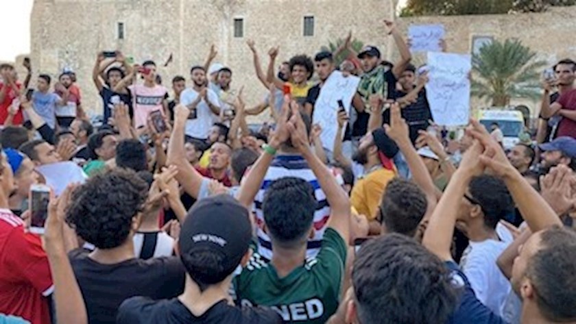 Iranpress: Libya interior minister suspended after gunmen fire on protesters