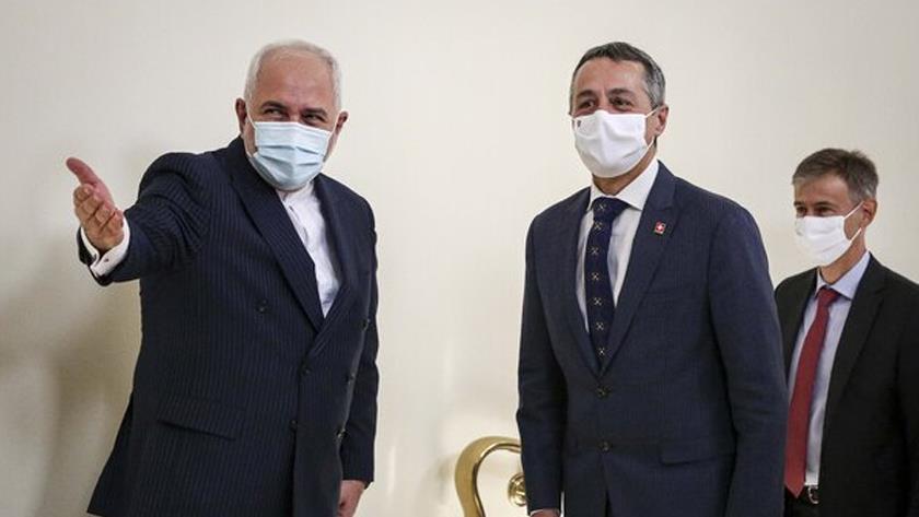 Iranpress: Iran, Swiss FMs consult on developments in bilateral relations