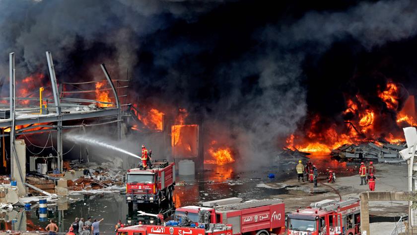 Iranpress: Latest footage shows firefighters trying to put out fire in Beirut port 