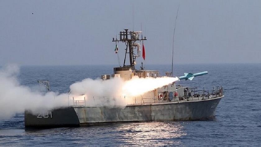 Iranpress: Iran fires Nasr surface-to-surface missile in military drills