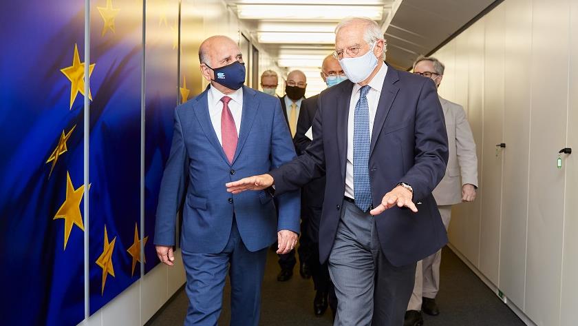 Iranpress: Iraqi FM, EU foreign policy chief discuss regional developments