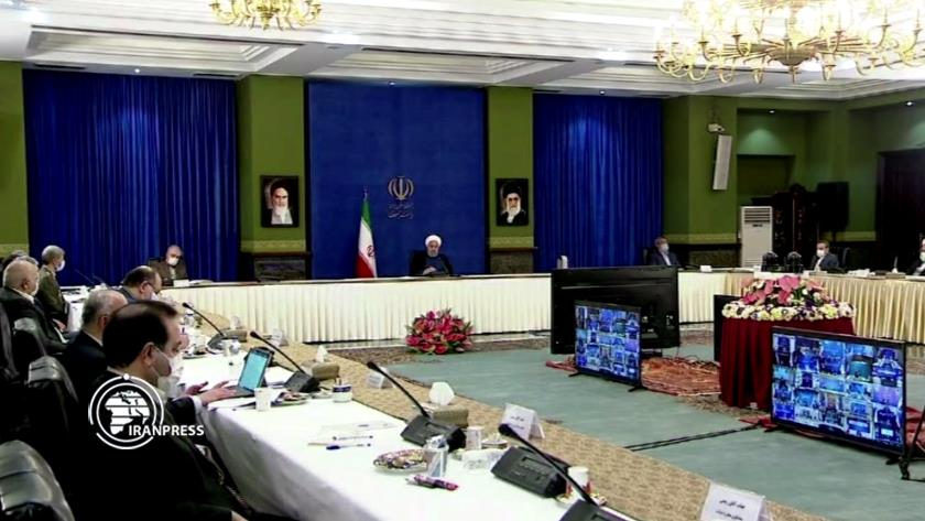 Iranpress: Rouhani urges people to observe health protocols with new wave of COVID-19