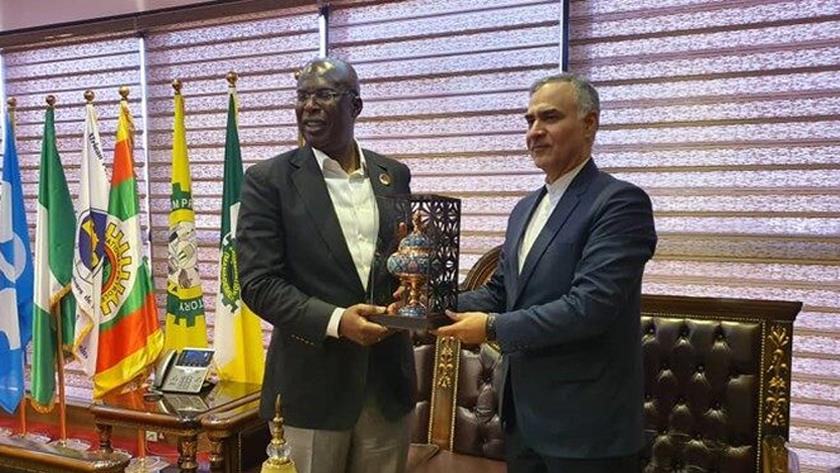 Iranpress: Iran, Nigeria eying on expanding energy cooperation