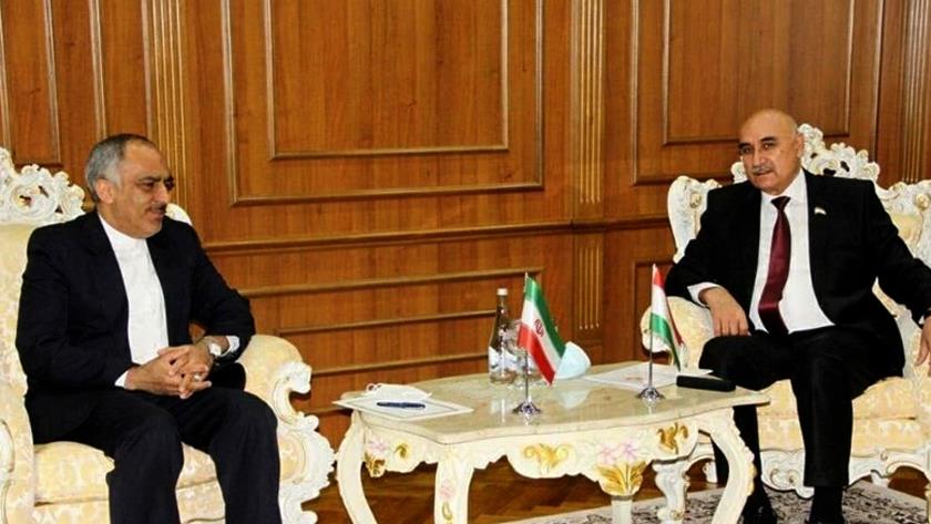 Iranpress: Iran, Tajikistan stress expansion of parliamentary ties