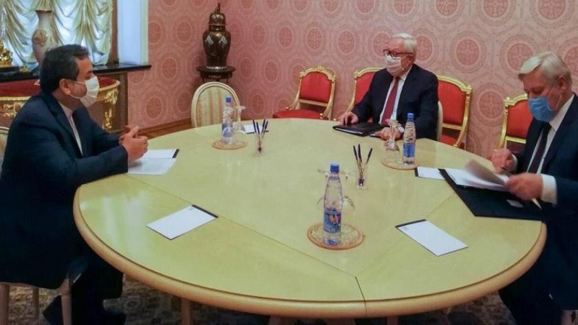 Iranpress: Iran, Russia stress illegality of US efforts to reinstate UN sanctions